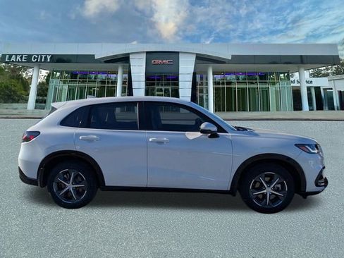 Used 2025 Honda HR-V EX-L image 2