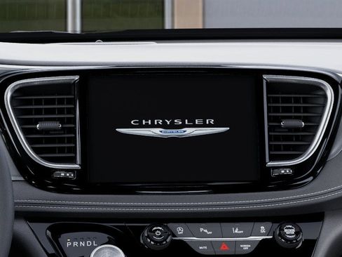 New 2026 Chrysler Pacifica Limited image 18