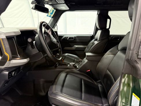 Used 2023 Ford Bronco Badlands w/ Sasquatch Package image 12