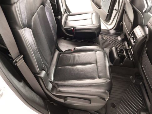 Used 2021 Jeep Grand Cherokee L Overland w/ Advanced Protech Group III image 16