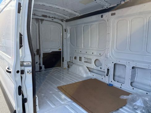 New 2026 Ford Transit 250 148 Medium Roof Extended AWD image 8