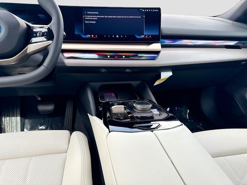 New 2027 BMW i5 xDrive40 AWD/4WD image 18