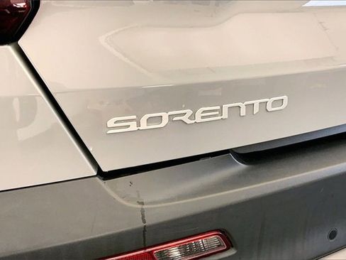 Used 2023 Kia Sorento X-Line EX image 8