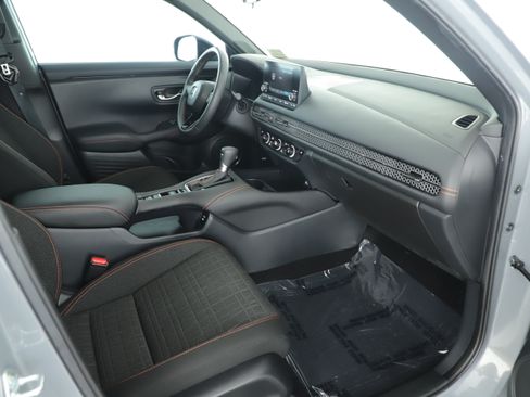 Used 2025 Honda HR-V Sport image 15