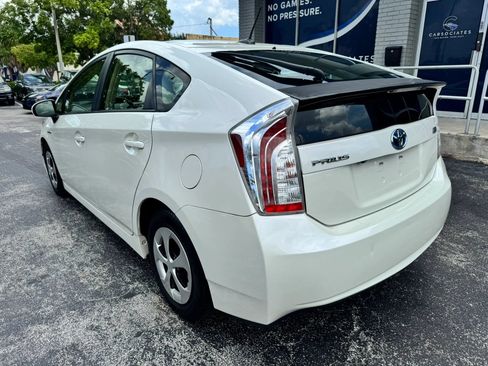 Used 2015 Toyota Prius Four w/ Deluxe Solar Roof Package FWD image 5