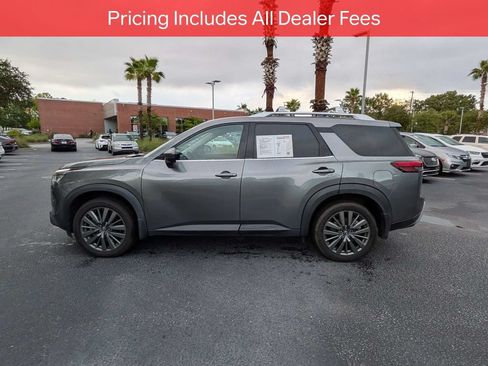 Used 2024 Nissan Pathfinder SL w/ SL Premium Package FWD image 7
