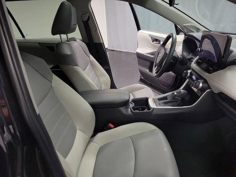 Used 2023 Toyota RAV4 XLE Premium FWD image 23