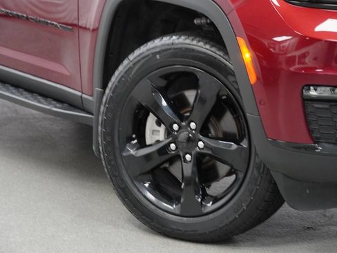 Certified 2025 Jeep Grand Cherokee L Limited w/ Luxury Tech Group II AWD/4WD image 5