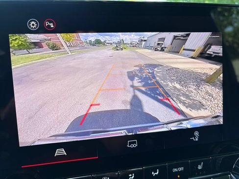 New 2026 GMC Canyon AT4 AWD/4WD image 25