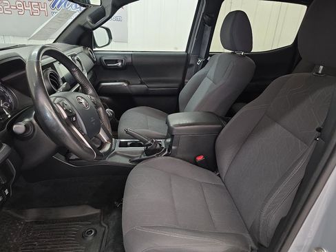 Used 2019 Toyota Tacoma TRD Off-Road image 20