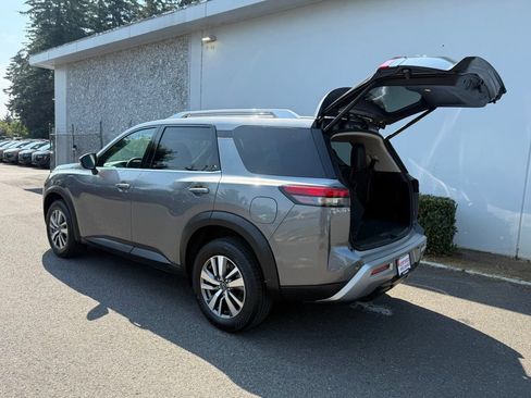 Certified 2025 Nissan Pathfinder SL AWD/4WD image 10