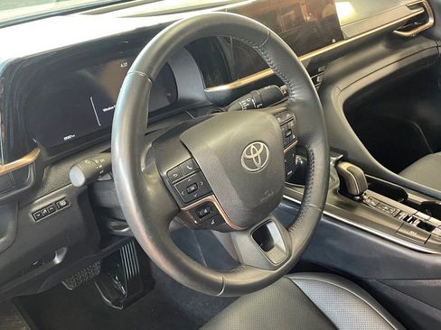 Used 2023 Toyota Crown image 13