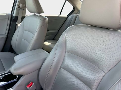 Used 2017 Honda Accord EX-L image 19