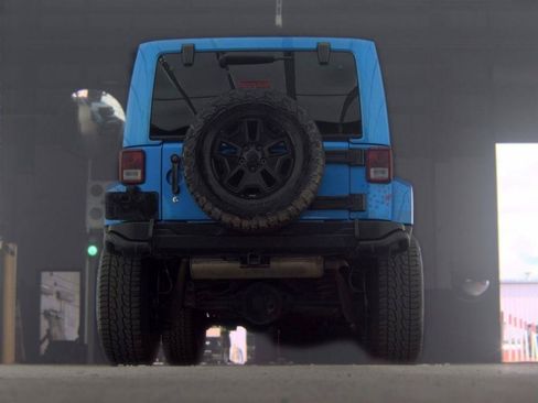 Used 2016 Jeep Wrangler Unlimited Sahara AWD/4WD image 7
