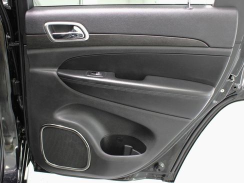 Used 2015 Jeep Grand Cherokee Altitude image 44