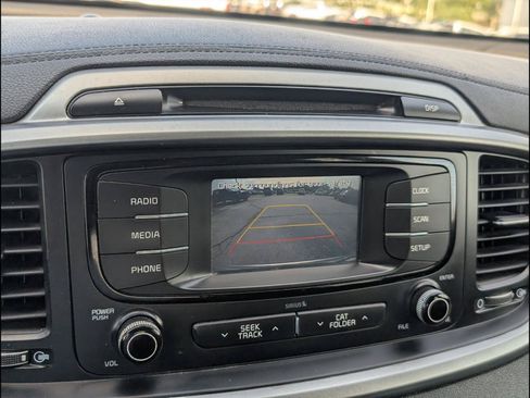 Used 2018 Kia Sorento L FWD image 7