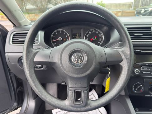Used 2014 Volkswagen Jetta SE FWD image 25