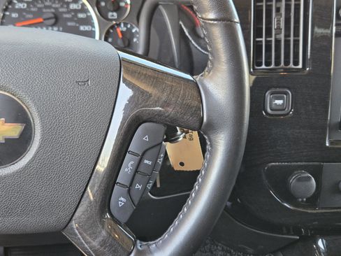 Used 2023 Chevrolet Express 2500 image 27