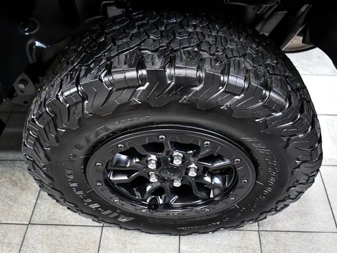Used 2023 Jeep Wrangler Unlimited Rubicon 4xe AWD/4WD image 8