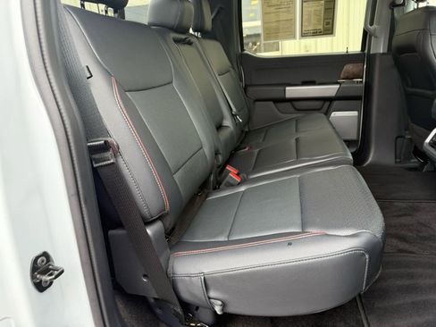 Used 2022 Ford F150 Lariat image 6