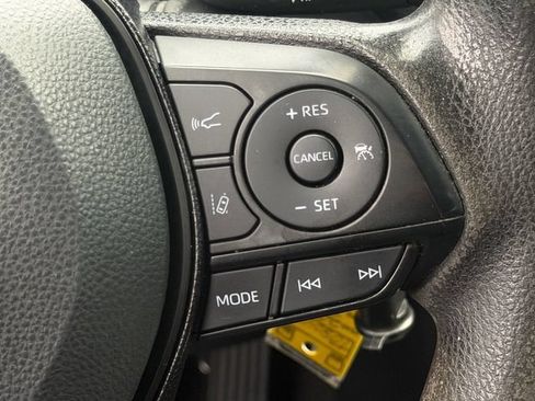 Used 2020 Toyota RAV4 LE FWD image 23