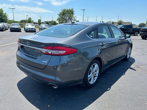 Used 2018 Ford Fusion SE FWD image 9