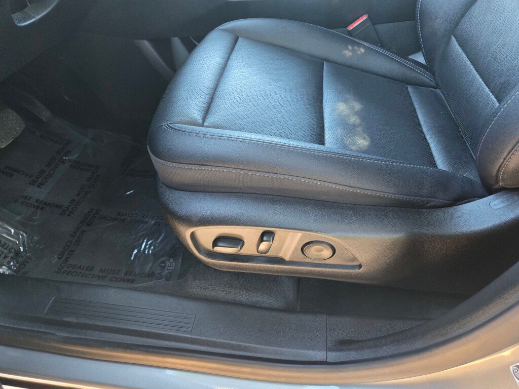 Used 2025 Chevrolet Equinox LT w/ Convenience Package II FWD image 15