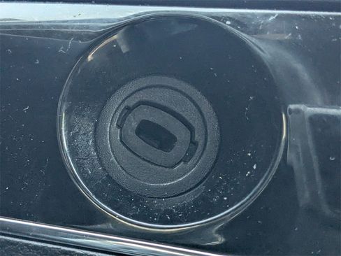 Used 2019 Dodge Grand Caravan SXT w/ Driver Convenience Group image 33