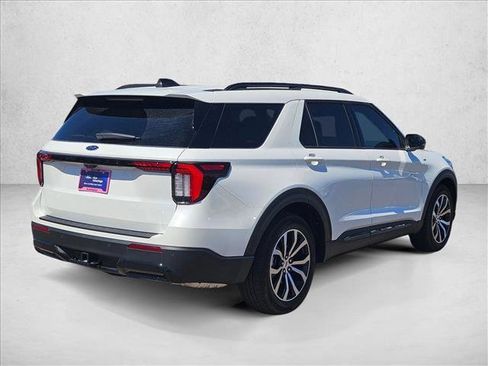 Certified 2025 Ford Explorer ST-Line RWD image 5
