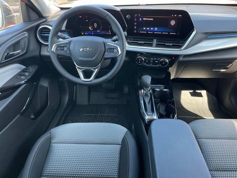 New 2026 Chevrolet Trax LT w/ Sunroof Package FWD image 15
