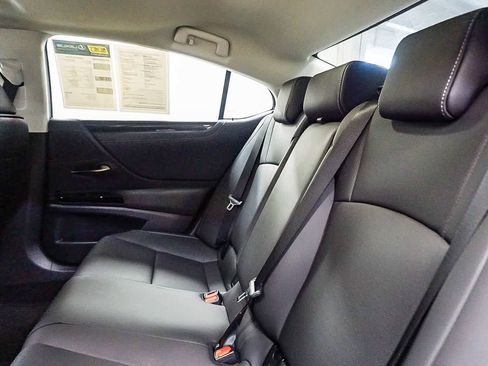 Used 2025 Lexus ES 350 FWD image 19