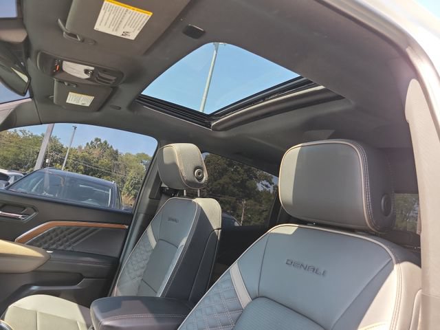 Used 2025 GMC Canyon Denali AWD/4WD image 29