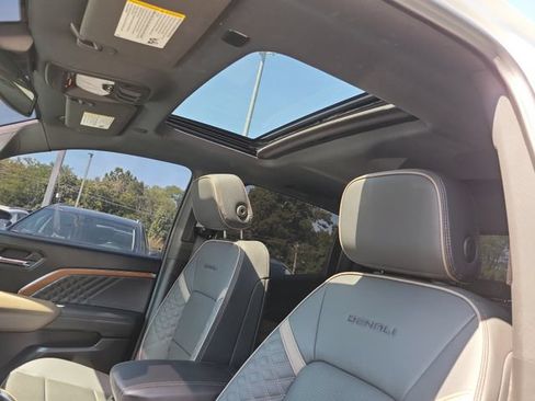Used 2025 GMC Canyon Denali AWD/4WD image 29