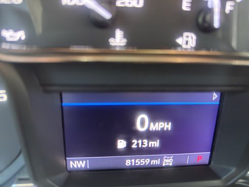 Used 2022 GMC Sierra 2500 AT4 AWD/4WD image 15