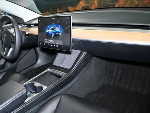 Used 2023 Tesla Model 3 Standard Range RWD image 56