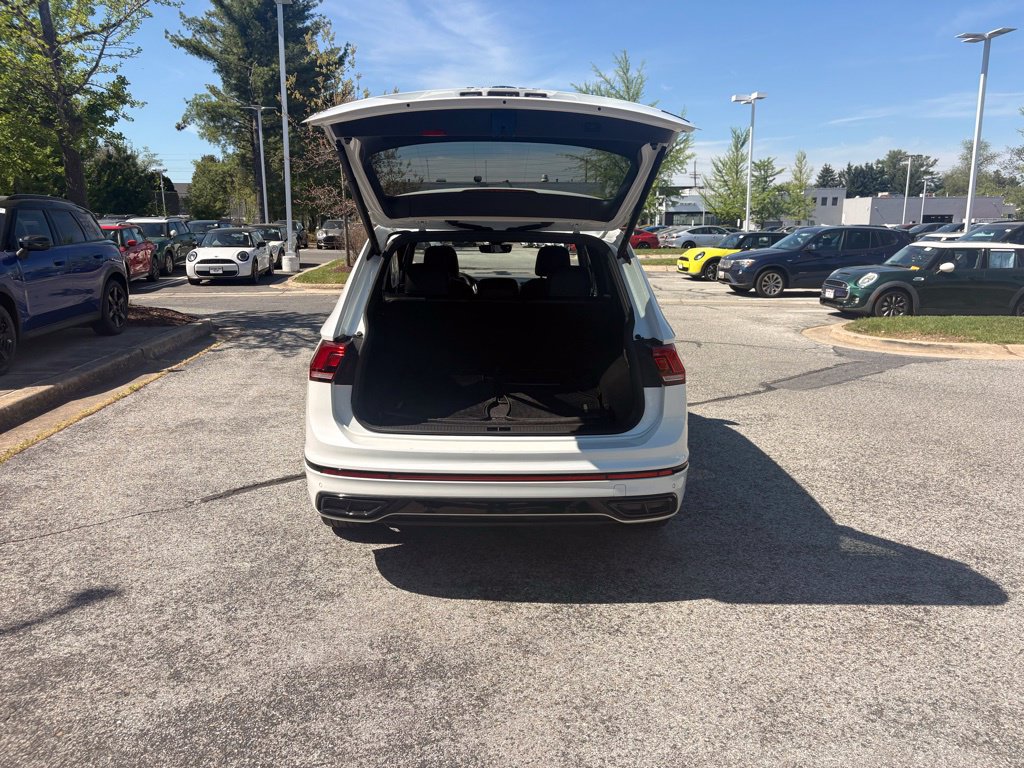 Used 2022 Volkswagen Tiguan SE R-Line AWD/4WD image 14