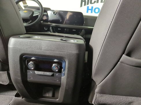Used 2026 Chevrolet Tahoe High Country AWD/4WD image 32