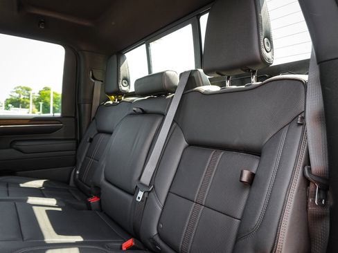 Used 2024 Chevrolet Silverado 2500 High Country w/ High Country Premium Package AWD/4WD image 29