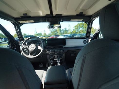 New 2025 Jeep Gladiator Sport image 23