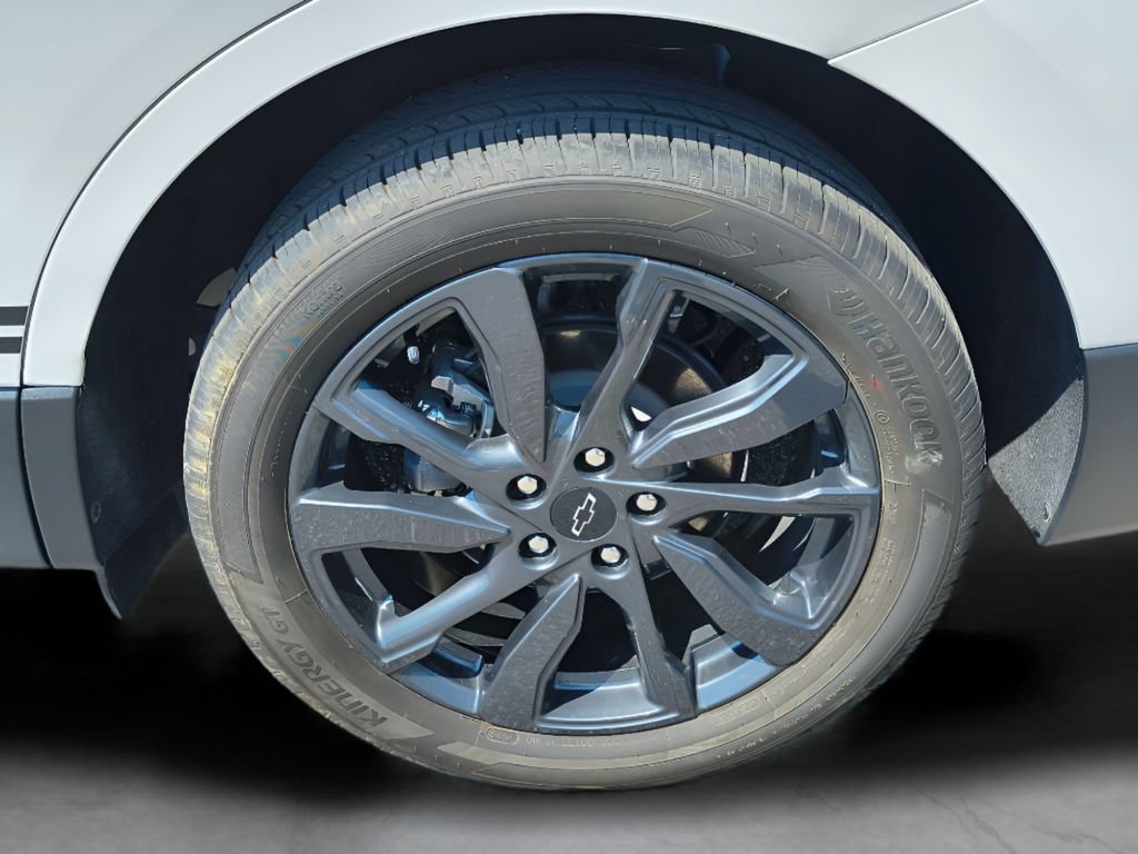 Used 2023 Chevrolet Equinox RS FWD image 3