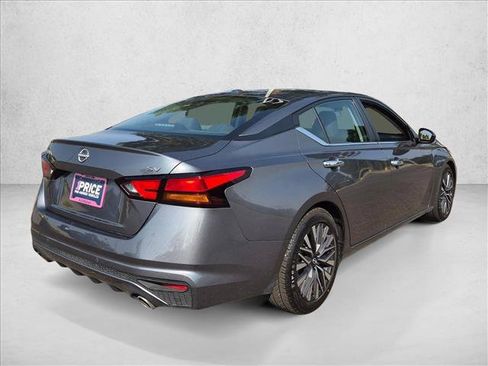 Used 2023 Nissan Altima 2.5 SV w/ SV Premium Package FWD image 5