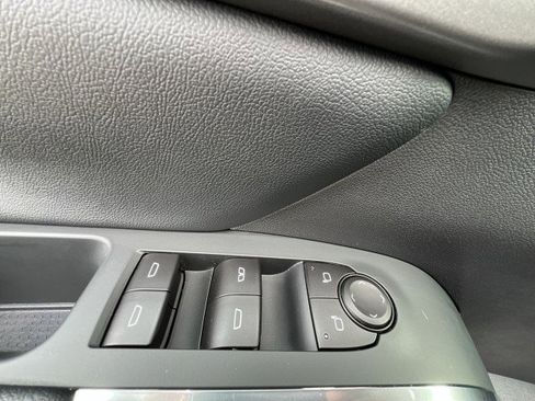 Used 2026 Chevrolet Traverse LT image 22