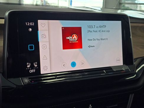 New 2026 Volkswagen Atlas SE image 28