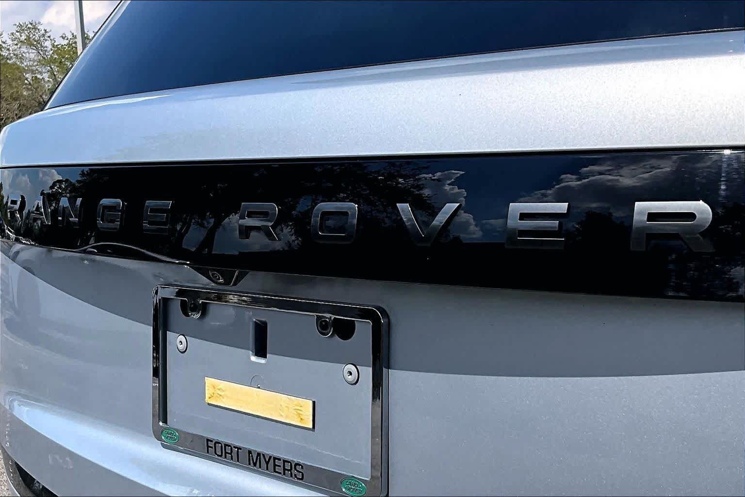 Used 2025 Land Rover Range Rover SE AWD/4WD image 52