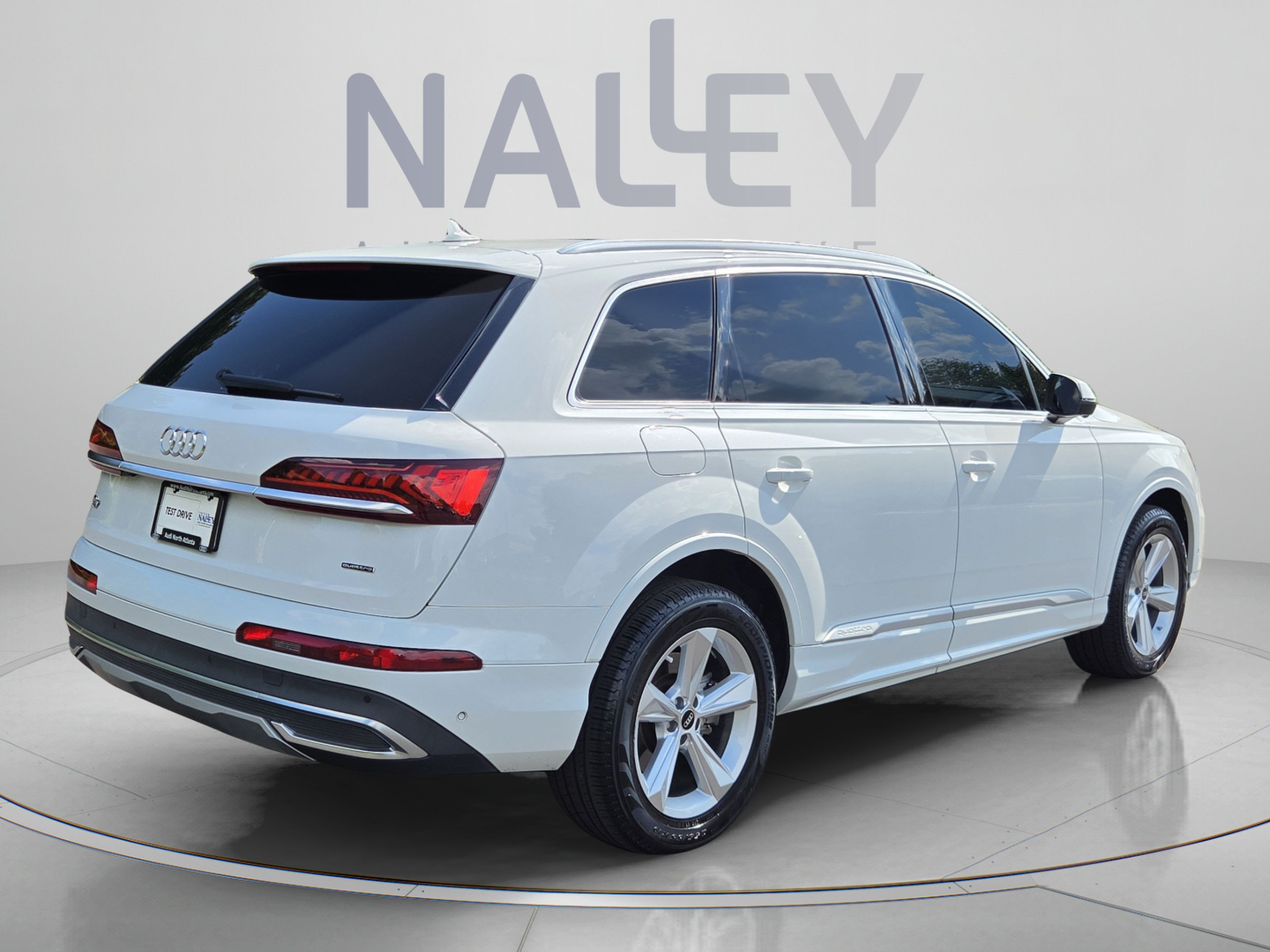 Used 2022 Audi Q7 3.0T Premium AWD/4WD image 5