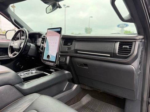 Certified 2023 Ford Expedition Max Platinum AWD/4WD image 17
