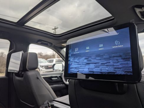 New 2026 Chevrolet Suburban Premier image 18