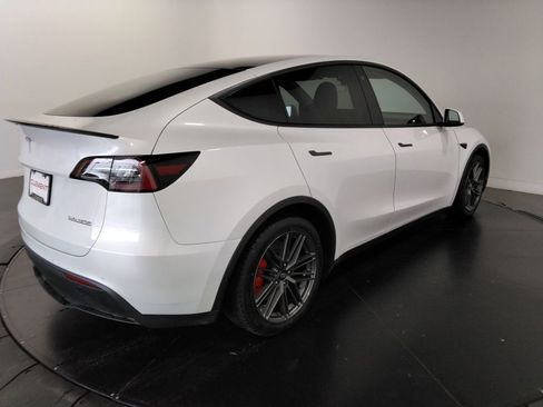 Used 2022 Tesla Model Y Performance image 6