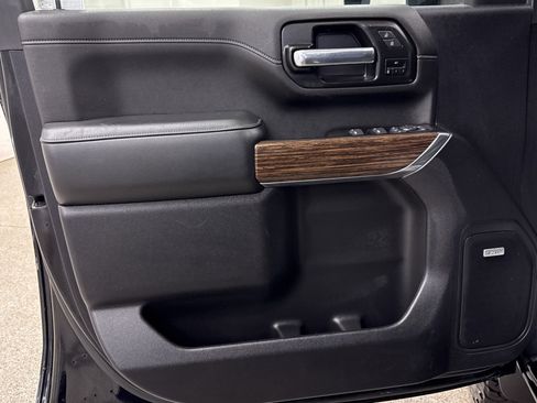 Used 2023 Chevrolet Silverado 2500 High Country w/ Technology Package image 5