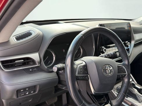Used 2020 Toyota Highlander Platinum AWD/4WD image 12